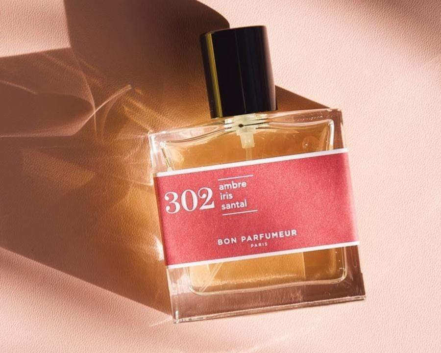 Eau de parfum 302 au bois de santal, à l'ambre et l'iris